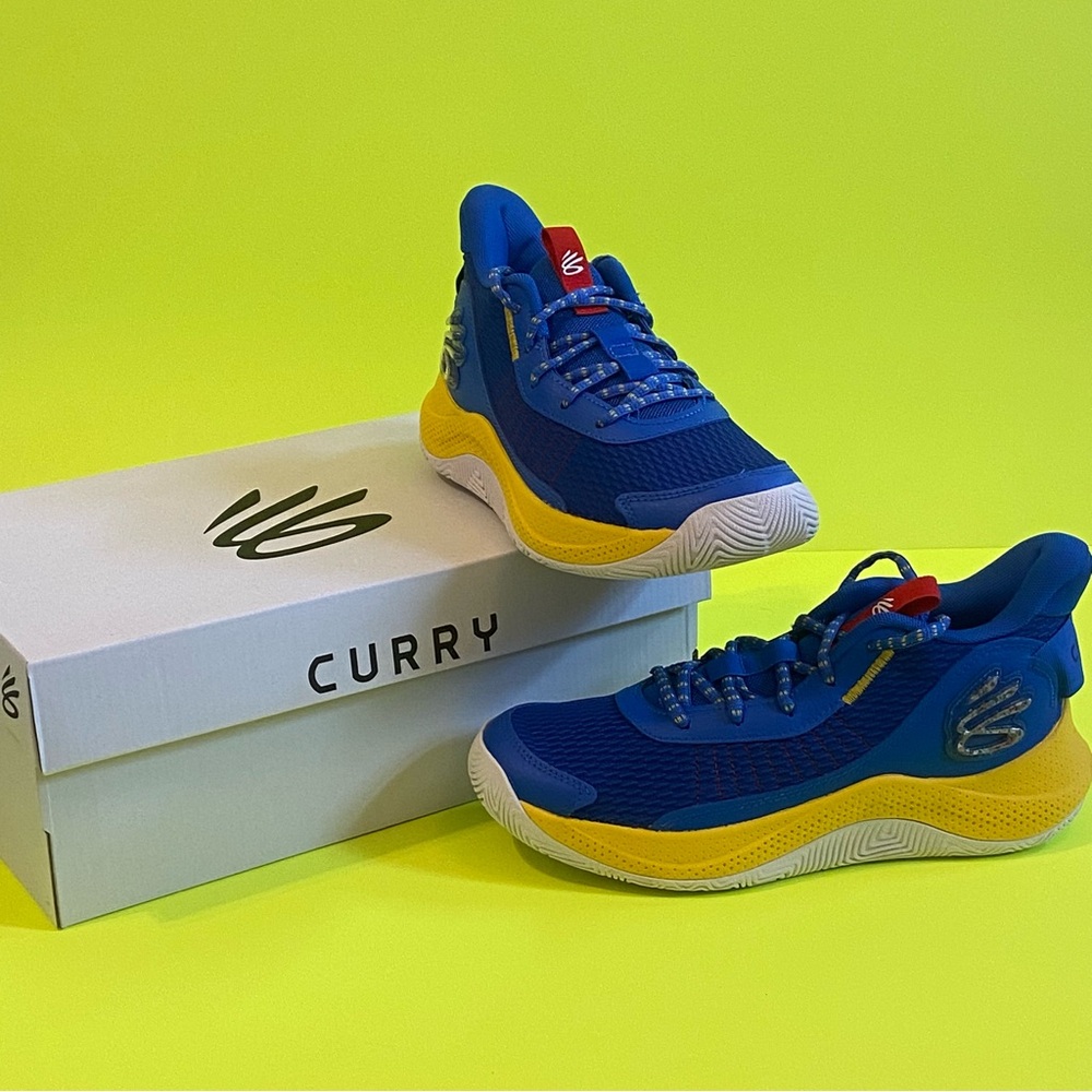 NEVER BEEN WORN GS CURRY 3Z7 Blue and Yellow Boys Shoes